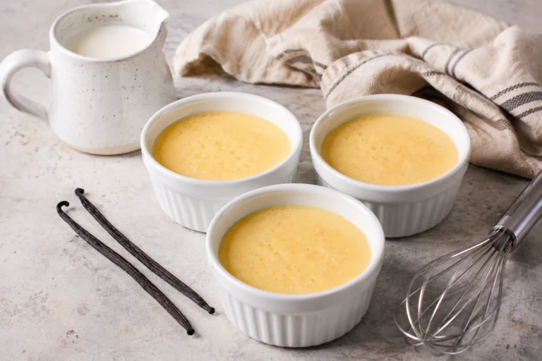 Crème dessert à la vanille maison avec ingrédients simples